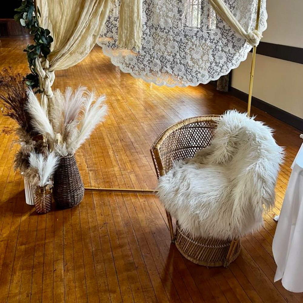 MINI PEACOCK CHAIR
