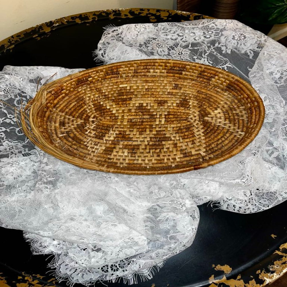 LACE TABLE RUNNER