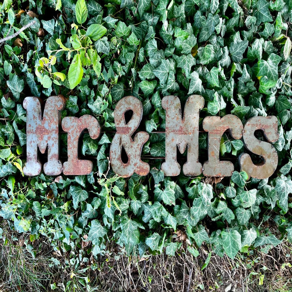 METAL MR AND MRS SIGN