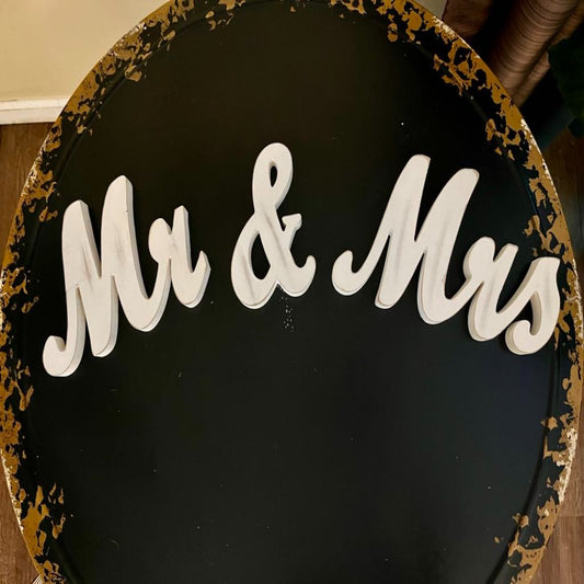 WOODEN MR AND MRS