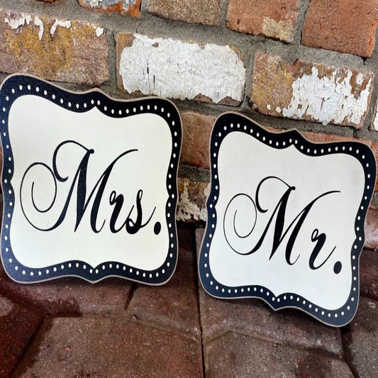MR & MRS SIGNS